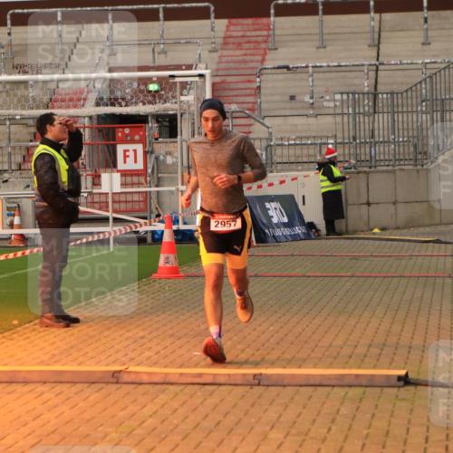 08.12.2024 - St. Pauli X-Mass-Run No. 14 Kathrin Stürmer Photography http://msf.ph/oto/7534701 08.12.2024 09:50:25 Ziel  meine-sportfotos.de