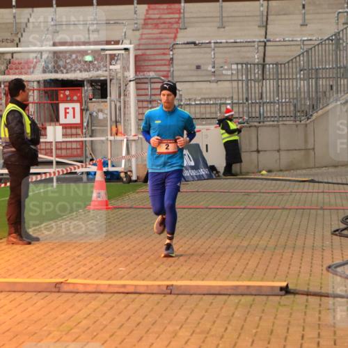 08.12.2024 - St. Pauli X-Mass-Run No. 14 Kathrin Stürmer Photography http://msf.ph/oto/7534712 08.12.2024 09:51:01 Ziel  meine-sportfotos.de
