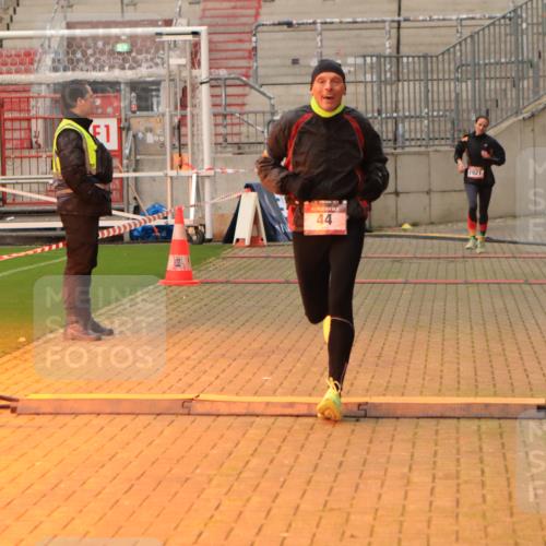 08.12.2024 - St. Pauli X-Mass-Run No. 14 Kathrin Stürmer Photography http://msf.ph/oto/7534755 08.12.2024 09:52:01 Ziel  meine-sportfotos.de