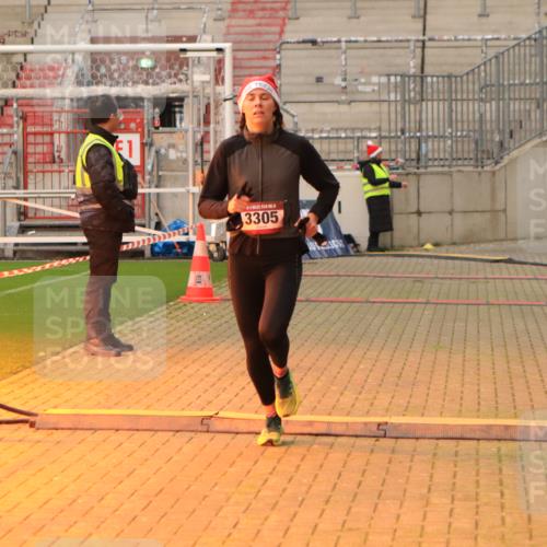 08.12.2024 - St. Pauli X-Mass-Run No. 14 Kathrin Stürmer Photography http://msf.ph/oto/7534774 08.12.2024 09:52:28 Ziel  meine-sportfotos.de
