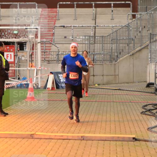 08.12.2024 - St. Pauli X-Mass-Run No. 14 Kathrin Stürmer Photography http://msf.ph/oto/7534787 08.12.2024 09:53:07 Ziel  meine-sportfotos.de