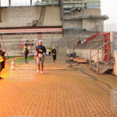 08.12.2024 - St. Pauli X-Mass-Run No. 14 Kathrin Stürmer Photography http://msf.ph/oto/7534881 08.12.2024 09:59:31 Ziel  meine-sportfotos.de