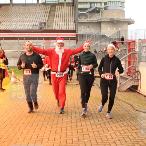 08.12.2024 - St. Pauli X-Mass-Run No. 14 Kathrin Stürmer Photography http://msf.ph/oto/7535681 08.12.2024 10:07:18 Ziel  meine-sportfotos.de