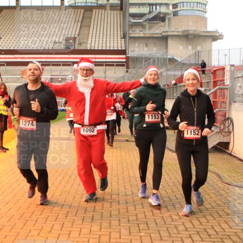 08.12.2024 - St. Pauli X-Mass-Run No. 14 Kathrin Stürmer Photography http://msf.ph/oto/7535683 08.12.2024 10:07:18 Ziel  meine-sportfotos.de