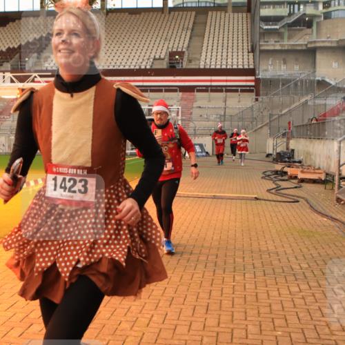 08.12.2024 - St. Pauli X-Mass-Run No. 14 Kathrin Stürmer Photography http://msf.ph/oto/7535782 08.12.2024 10:08:06 Ziel  meine-sportfotos.de