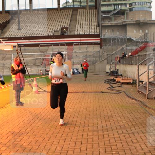 08.12.2024 - St. Pauli X-Mass-Run No. 14 Kathrin Stürmer Photography http://msf.ph/oto/7542319 08.12.2024 09:57:01 Ziel  meine-sportfotos.de