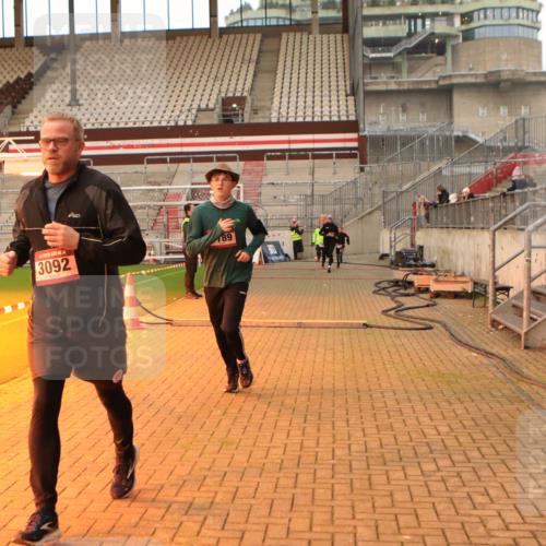 08.12.2024 - St. Pauli X-Mass-Run No. 14 Kathrin Stürmer Photography http://msf.ph/oto/7542390 08.12.2024 09:57:55 Ziel  meine-sportfotos.de