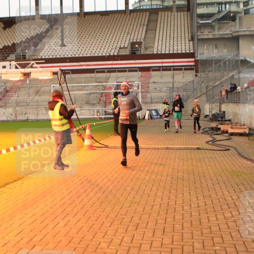 08.12.2024 - St. Pauli X-Mass-Run No. 14 Kathrin Stürmer Photography http://msf.ph/oto/7542657 08.12.2024 09:59:43 Ziel  meine-sportfotos.de