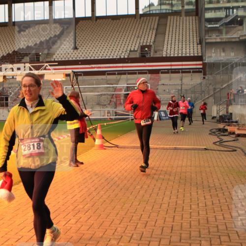 08.12.2024 - St. Pauli X-Mass-Run No. 14 Kathrin Stürmer Photography http://msf.ph/oto/7542863 08.12.2024 10:01:23 Ziel  meine-sportfotos.de
