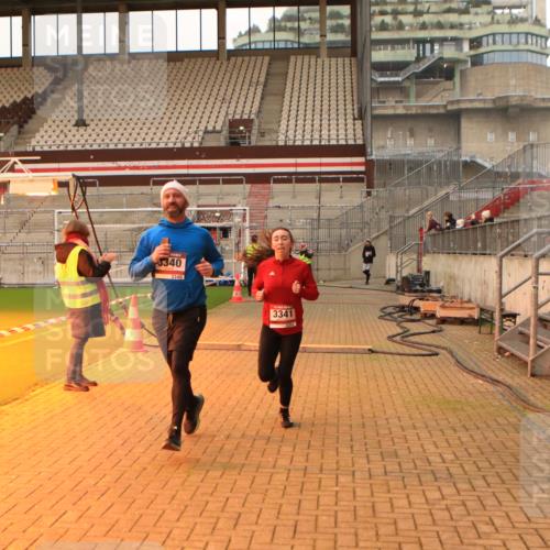 08.12.2024 - St. Pauli X-Mass-Run No. 14 Kathrin Stürmer Photography http://msf.ph/oto/7542887 08.12.2024 10:01:29 Ziel  meine-sportfotos.de