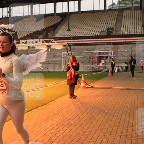 08.12.2024 - St. Pauli X-Mass-Run No. 14 Kathrin Stürmer Photography http://msf.ph/oto/7542974 08.12.2024 10:01:56 Ziel  meine-sportfotos.de