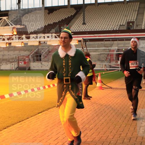 08.12.2024 - St. Pauli X-Mass-Run No. 14 Kathrin Stürmer Photography http://msf.ph/oto/7543158 08.12.2024 10:03:43 Ziel  meine-sportfotos.de