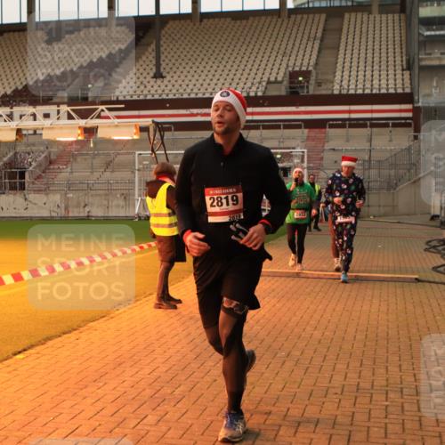 08.12.2024 - St. Pauli X-Mass-Run No. 14 Kathrin Stürmer Photography http://msf.ph/oto/7543160 08.12.2024 10:03:44 Ziel  meine-sportfotos.de