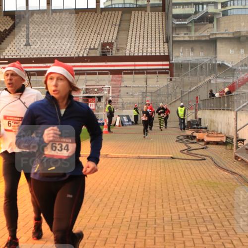 08.12.2024 - St. Pauli X-Mass-Run No. 14 Kathrin Stürmer Photography http://msf.ph/oto/7543225 08.12.2024 10:04:12 Ziel  meine-sportfotos.de