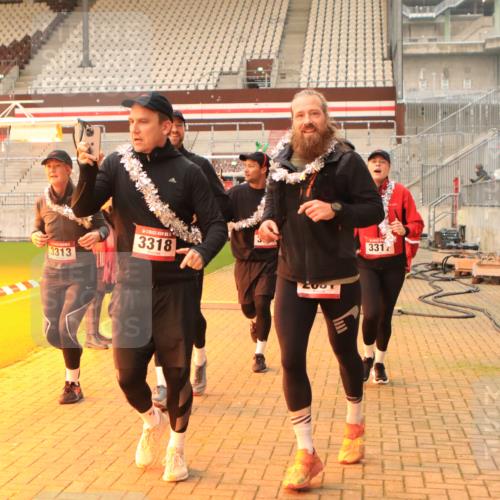 08.12.2024 - St. Pauli X-Mass-Run No. 14 Kathrin Stürmer Photography http://msf.ph/oto/7543328 08.12.2024 10:04:50 Ziel  meine-sportfotos.de