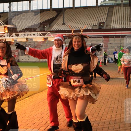 08.12.2024 - St. Pauli X-Mass-Run No. 14 Kathrin Stürmer Photography http://msf.ph/oto/7543581 08.12.2024 10:06:21 Ziel  meine-sportfotos.de