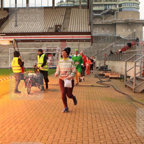 08.12.2024 - St. Pauli X-Mass-Run No. 14 Kathrin Stürmer Photography http://msf.ph/oto/7543583 08.12.2024 10:06:22 Ziel  meine-sportfotos.de