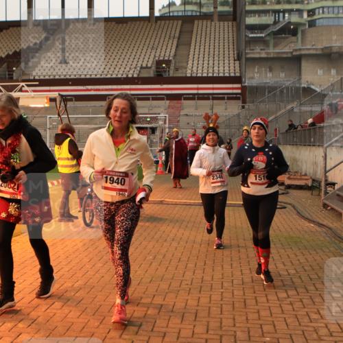 08.12.2024 - St. Pauli X-Mass-Run No. 14 Kathrin Stürmer Photography http://msf.ph/oto/7543657 08.12.2024 10:06:39 Ziel  meine-sportfotos.de