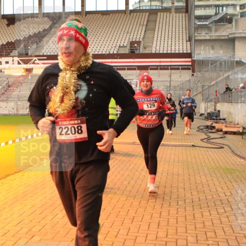 08.12.2024 - St. Pauli X-Mass-Run No. 14 Kathrin Stürmer Photography http://msf.ph/oto/7543682 08.12.2024 10:06:46 Ziel  meine-sportfotos.de