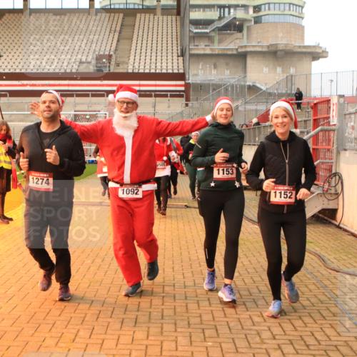08.12.2024 - St. Pauli X-Mass-Run No. 14 Kathrin Stürmer Photography http://msf.ph/oto/7543765 08.12.2024 10:07:18 Ziel  meine-sportfotos.de
