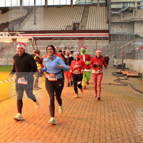 08.12.2024 - St. Pauli X-Mass-Run No. 14 Kathrin Stürmer Photography http://msf.ph/oto/7543843 08.12.2024 10:07:39 Ziel  meine-sportfotos.de