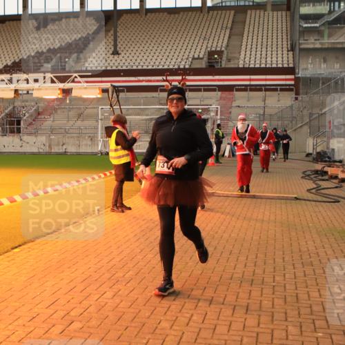 08.12.2024 - St. Pauli X-Mass-Run No. 14 Kathrin Stürmer Photography http://msf.ph/oto/7543941 08.12.2024 10:08:18 Ziel  meine-sportfotos.de