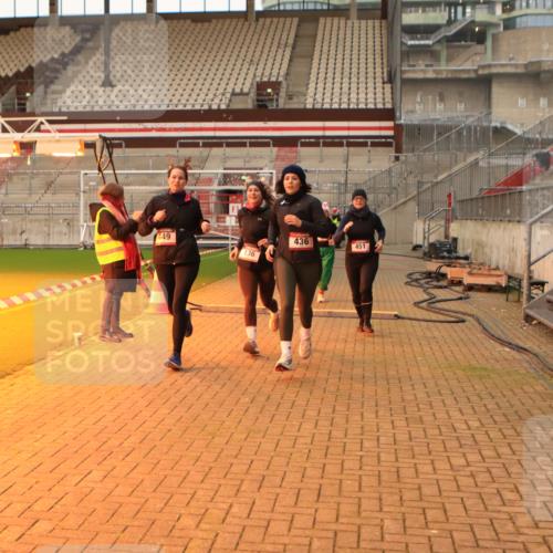 08.12.2024 - St. Pauli X-Mass-Run No. 14 Kathrin Stürmer Photography http://msf.ph/oto/7543964 08.12.2024 10:08:26 Ziel  meine-sportfotos.de