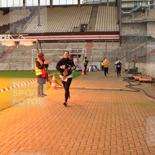 08.12.2024 - St. Pauli X-Mass-Run No. 14 Kathrin Stürmer Photography http://msf.ph/oto/7544010 08.12.2024 10:08:51 Ziel  meine-sportfotos.de