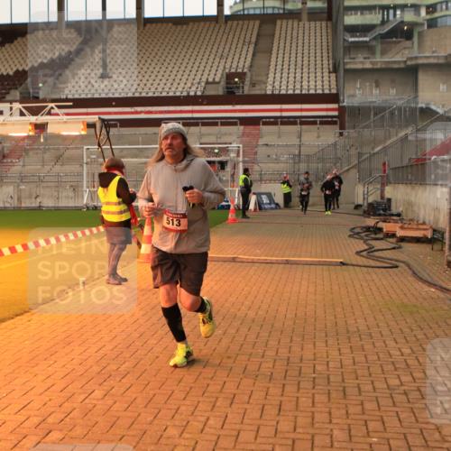 08.12.2024 - St. Pauli X-Mass-Run No. 14 Kathrin Stürmer Photography http://msf.ph/oto/7544134 08.12.2024 10:09:32 Ziel  meine-sportfotos.de