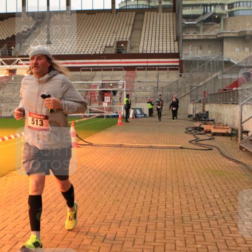 08.12.2024 - St. Pauli X-Mass-Run No. 14 Kathrin Stürmer Photography http://msf.ph/oto/7544137 08.12.2024 10:09:33 Ziel  meine-sportfotos.de