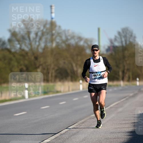 06.04.2025 - 44. Internationalen Wilhelmsburger Insellauf Dr. Thomas Lammeyer http://msf.ph/oto/7549478 06.04.2025 09:17:03 Laufen 4414 meine-sportfotos.de