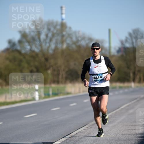 06.04.2025 - 44. Internationalen Wilhelmsburger Insellauf Dr. Thomas Lammeyer http://msf.ph/oto/7549483 06.04.2025 09:17:03 Laufen 4414 meine-sportfotos.de