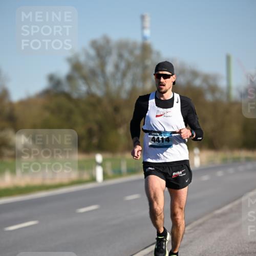 06.04.2025 - 44. Internationalen Wilhelmsburger Insellauf Dr. Thomas Lammeyer http://msf.ph/oto/7549491 06.04.2025 09:17:04 Laufen 4414 meine-sportfotos.de