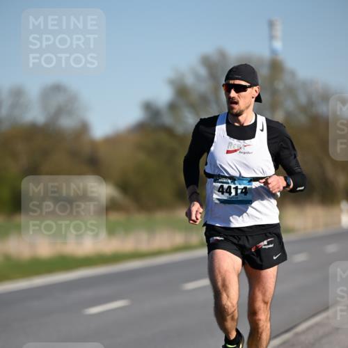 06.04.2025 - 44. Internationalen Wilhelmsburger Insellauf Dr. Thomas Lammeyer http://msf.ph/oto/7549496 06.04.2025 09:17:05 Laufen 4414 meine-sportfotos.de