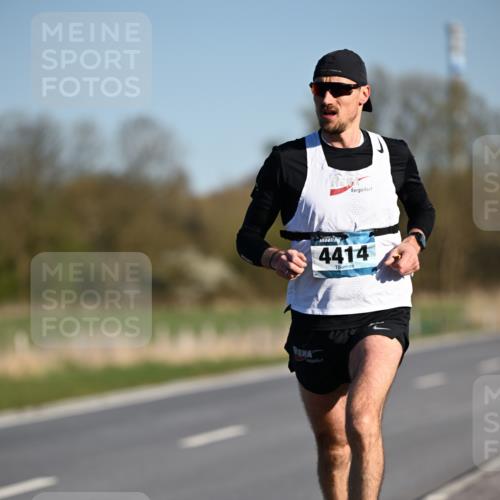 06.04.2025 - 44. Internationalen Wilhelmsburger Insellauf Dr. Thomas Lammeyer http://msf.ph/oto/7549499 06.04.2025 09:17:05 Laufen 4414 meine-sportfotos.de