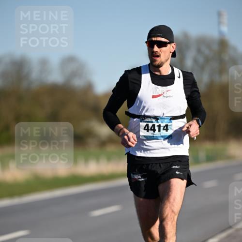06.04.2025 - 44. Internationalen Wilhelmsburger Insellauf Dr. Thomas Lammeyer http://msf.ph/oto/7549500 06.04.2025 09:17:06 Laufen 4414 meine-sportfotos.de