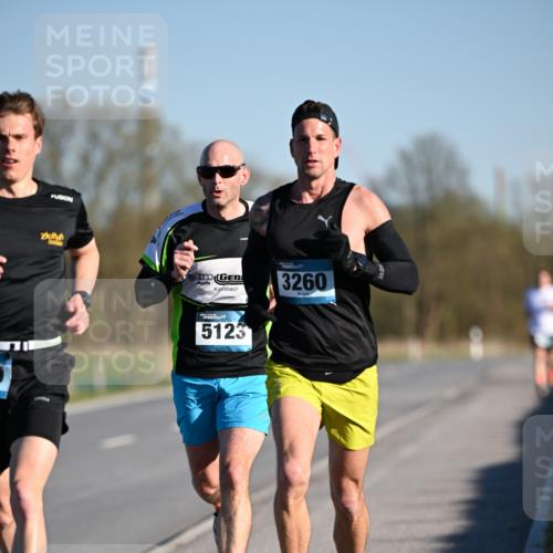 06.04.2025 - 44. Internationalen Wilhelmsburger Insellauf Dr. Thomas Lammeyer http://msf.ph/oto/7549528 06.04.2025 09:17:23 Laufen 3260, 5123 meine-sportfotos.de