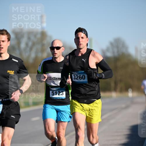 06.04.2025 - 44. Internationalen Wilhelmsburger Insellauf Dr. Thomas Lammeyer http://msf.ph/oto/7549529 06.04.2025 09:17:24 Laufen 5123, 3260 meine-sportfotos.de