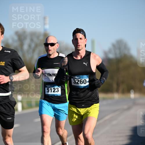 06.04.2025 - 44. Internationalen Wilhelmsburger Insellauf Dr. Thomas Lammeyer http://msf.ph/oto/7549530 06.04.2025 09:17:24 Laufen 3260, 5123 meine-sportfotos.de