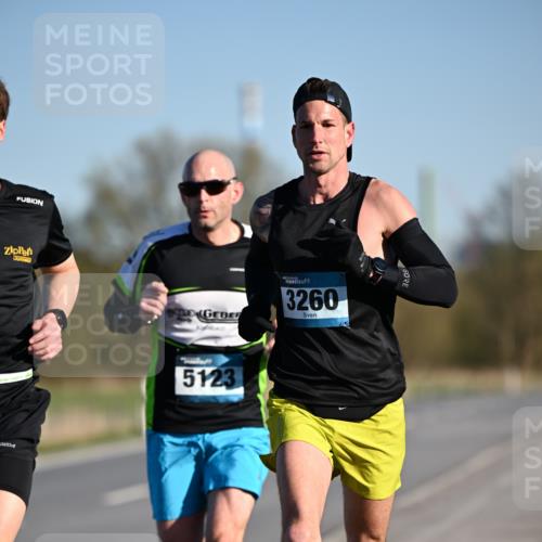 06.04.2025 - 44. Internationalen Wilhelmsburger Insellauf Dr. Thomas Lammeyer http://msf.ph/oto/7549533 06.04.2025 09:17:24 Laufen 5123, 3260 meine-sportfotos.de