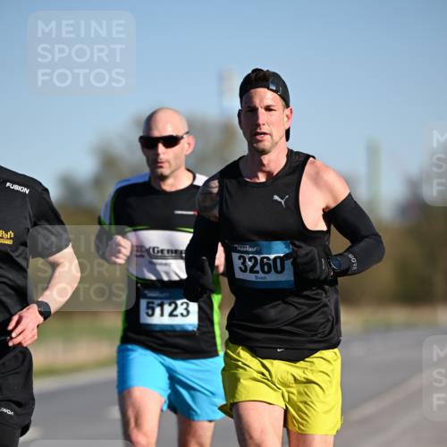 06.04.2025 - 44. Internationalen Wilhelmsburger Insellauf Dr. Thomas Lammeyer http://msf.ph/oto/7549534 06.04.2025 09:17:24 Laufen 3260, 5123 meine-sportfotos.de