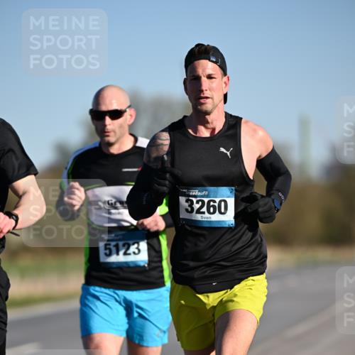 06.04.2025 - 44. Internationalen Wilhelmsburger Insellauf Dr. Thomas Lammeyer http://msf.ph/oto/7549535 06.04.2025 09:17:24 Laufen 5123, 3260 meine-sportfotos.de