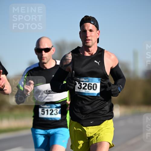 06.04.2025 - 44. Internationalen Wilhelmsburger Insellauf Dr. Thomas Lammeyer http://msf.ph/oto/7549536 06.04.2025 09:17:25 Laufen 3260, 51234 meine-sportfotos.de