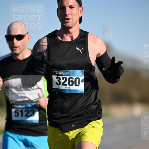 06.04.2025 - 44. Internationalen Wilhelmsburger Insellauf Dr. Thomas Lammeyer http://msf.ph/oto/7549540 06.04.2025 09:17:25 Laufen 5123, 3260 meine-sportfotos.de