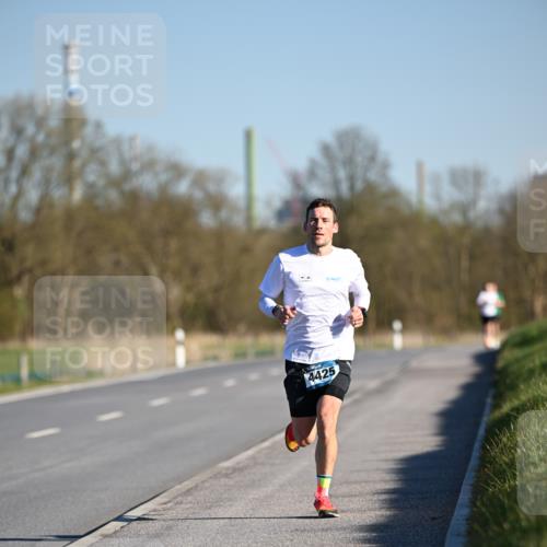 06.04.2025 - 44. Internationalen Wilhelmsburger Insellauf Dr. Thomas Lammeyer http://msf.ph/oto/7549543 06.04.2025 09:17:33 Laufen 4425 meine-sportfotos.de