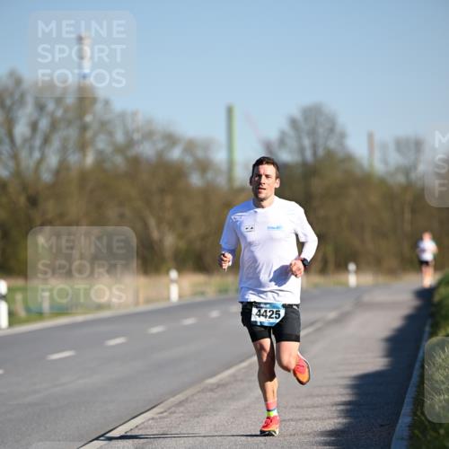 06.04.2025 - 44. Internationalen Wilhelmsburger Insellauf Dr. Thomas Lammeyer http://msf.ph/oto/7549546 06.04.2025 09:17:34 Laufen 4425 meine-sportfotos.de