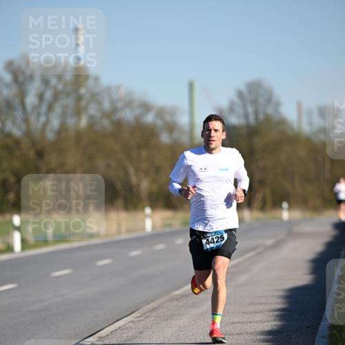 06.04.2025 - 44. Internationalen Wilhelmsburger Insellauf Dr. Thomas Lammeyer http://msf.ph/oto/7549548 06.04.2025 09:17:34 Laufen 4425 meine-sportfotos.de