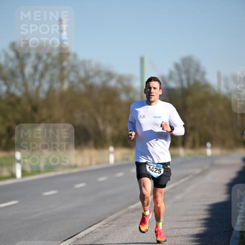 06.04.2025 - 44. Internationalen Wilhelmsburger Insellauf Dr. Thomas Lammeyer http://msf.ph/oto/7549549 06.04.2025 09:17:34 Laufen 3, 4425 meine-sportfotos.de