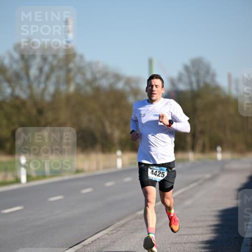 06.04.2025 - 44. Internationalen Wilhelmsburger Insellauf Dr. Thomas Lammeyer http://msf.ph/oto/7549550 06.04.2025 09:17:34 Laufen 4425 meine-sportfotos.de