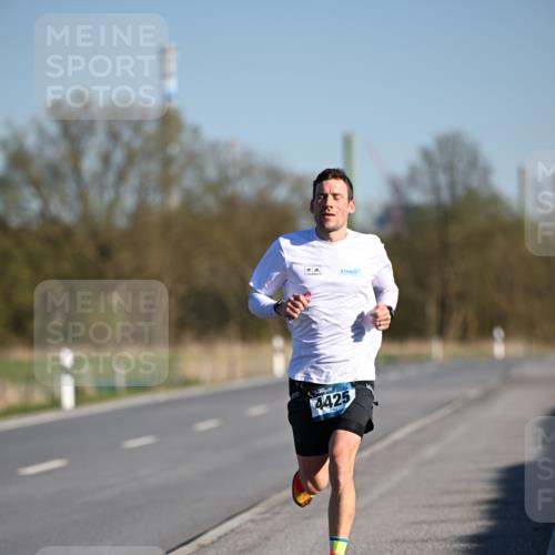 06.04.2025 - 44. Internationalen Wilhelmsburger Insellauf Dr. Thomas Lammeyer http://msf.ph/oto/7549553 06.04.2025 09:17:35 Laufen 4425 meine-sportfotos.de
